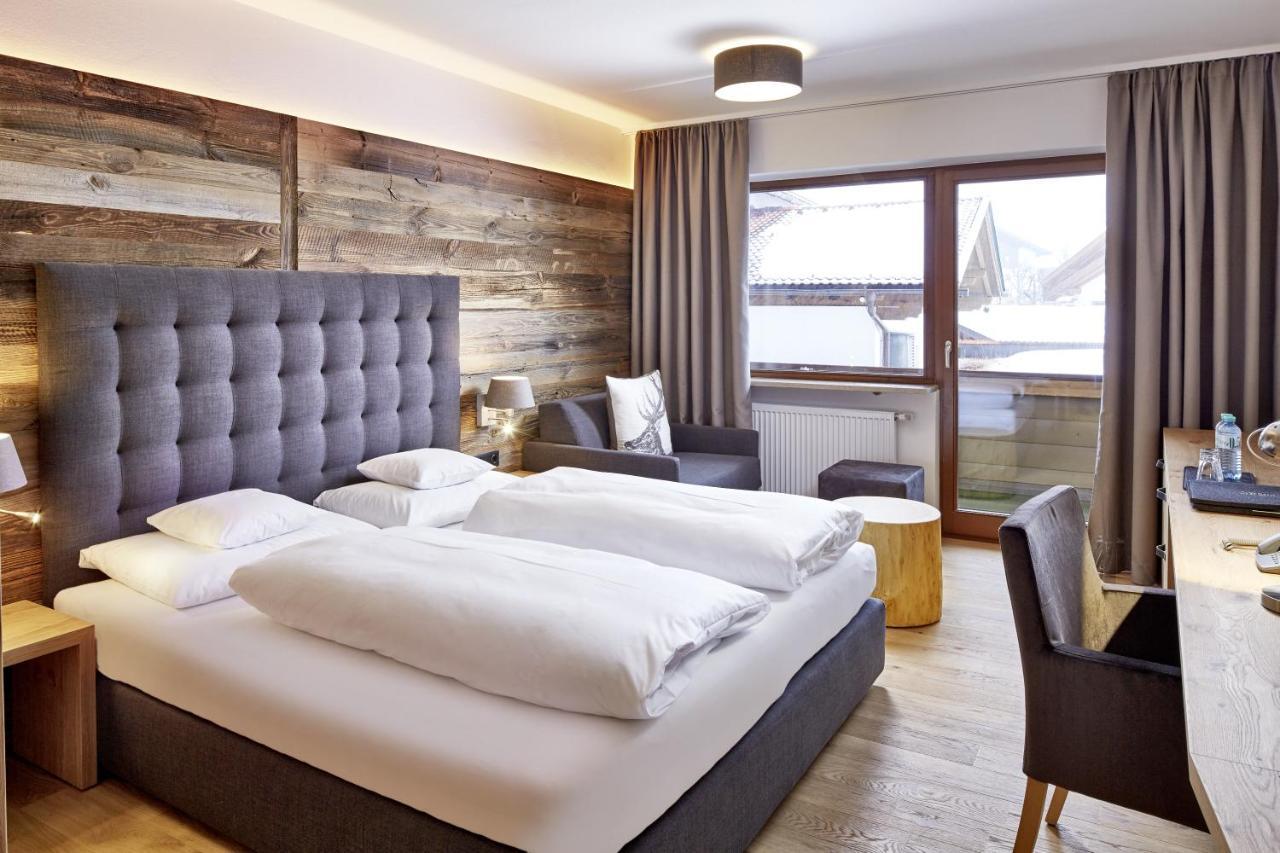 Der Gruene Baum Mountain Boutique Hotel Ehrwald Room photo